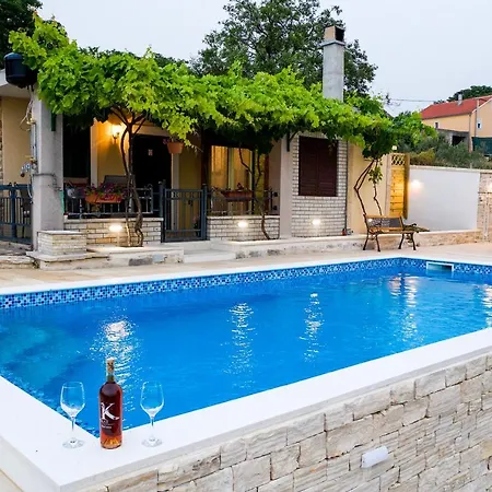 Korlat Country house