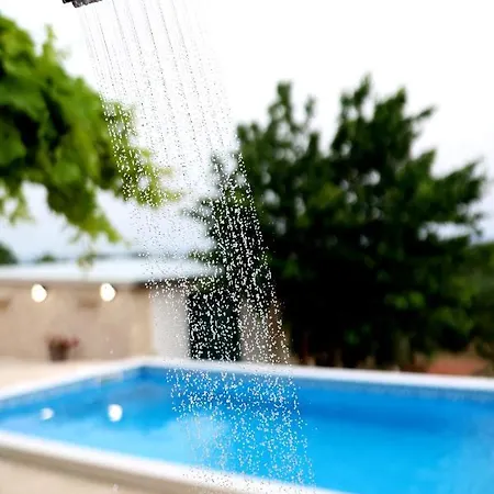Country house Korlat *