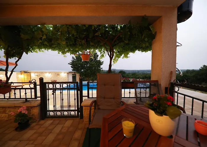 Korlat * Бенковац