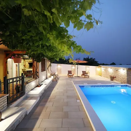 Hétvégi ház Korlat Benkovac