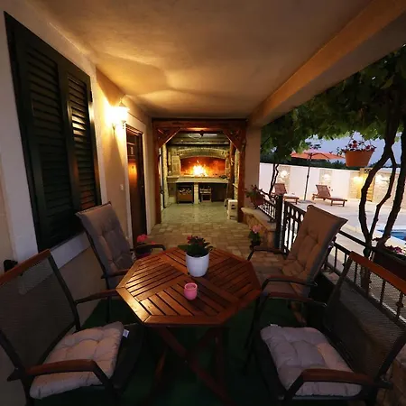 Korlat Hétvégi ház *