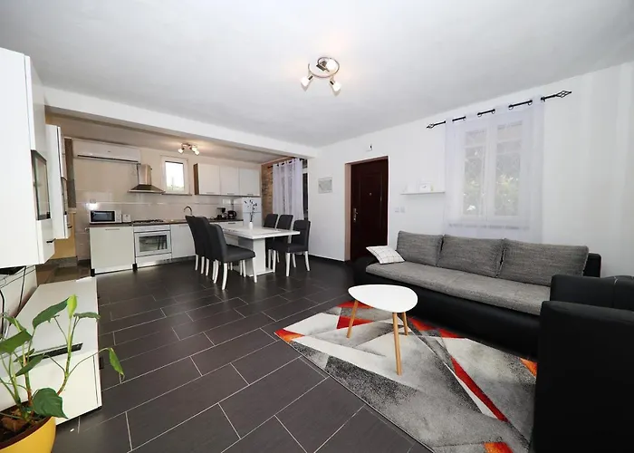 Hétvégi ház Korlat