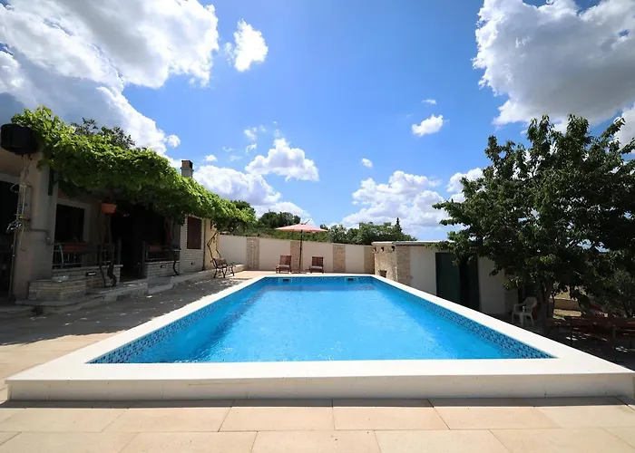 Korlat Hétvégi ház